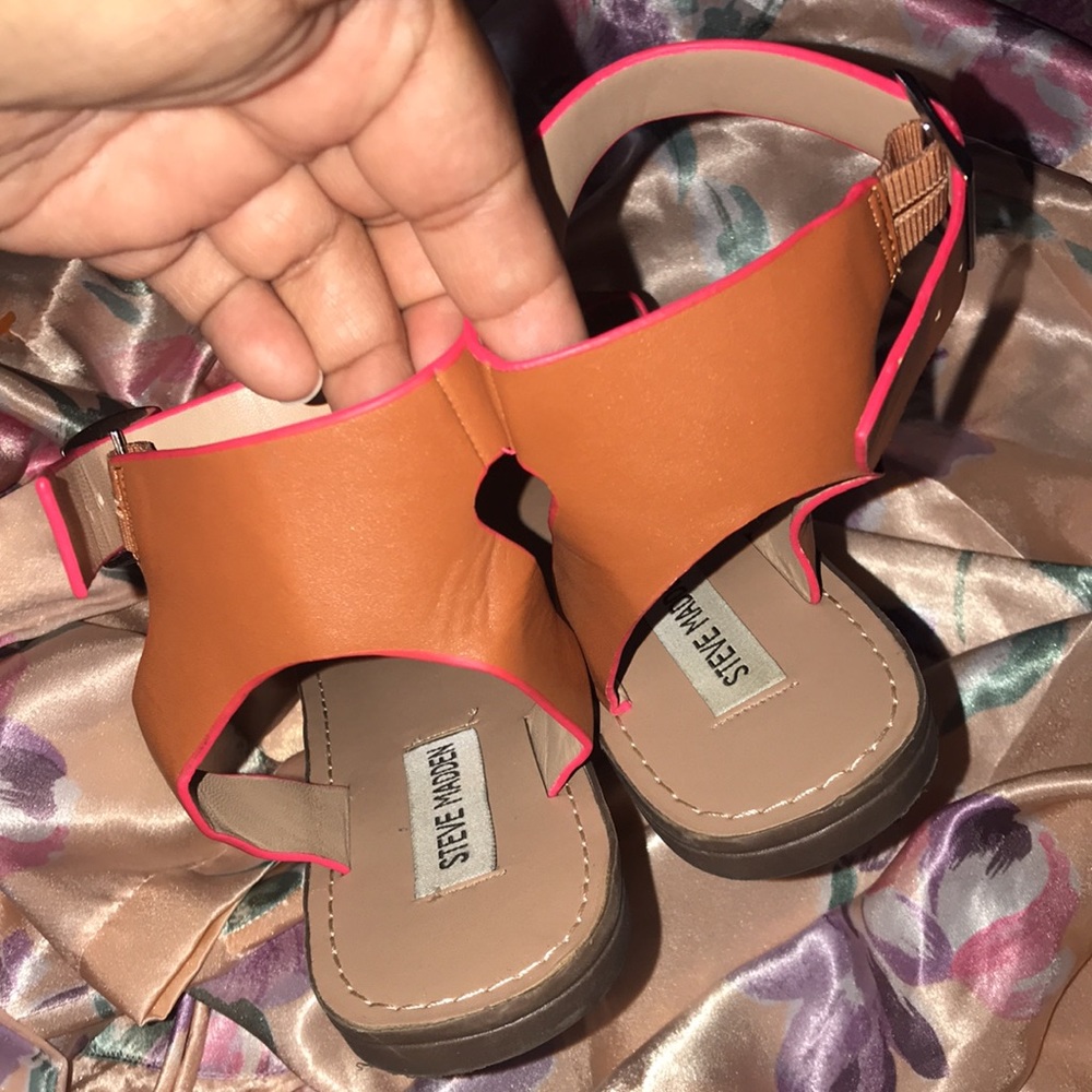Petula Flats by Steve Madden in Rust/Burnt Orange with Neon Pink Lining - Picture 3 of 7